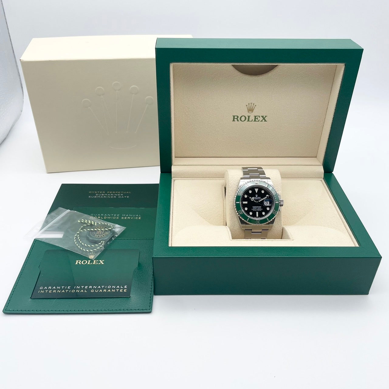 プレオウンド サブマリーナ デイト 126610LV オイスターブレスレット ブラック グリーン 41mm