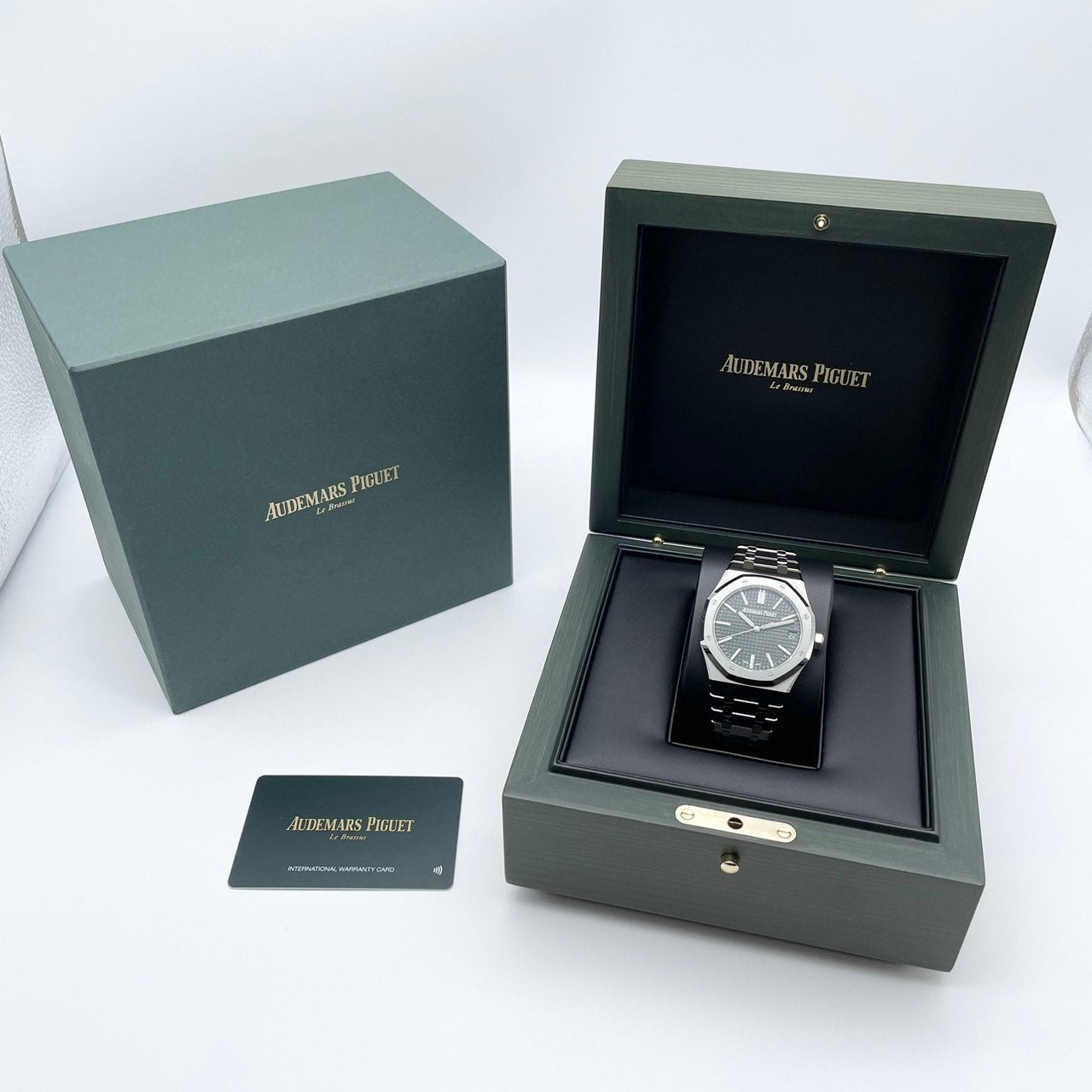 Pre-Owned Audemars Piguet Royal Oak 15510ST.OO.1320ST.09 Khaki Green 41mm