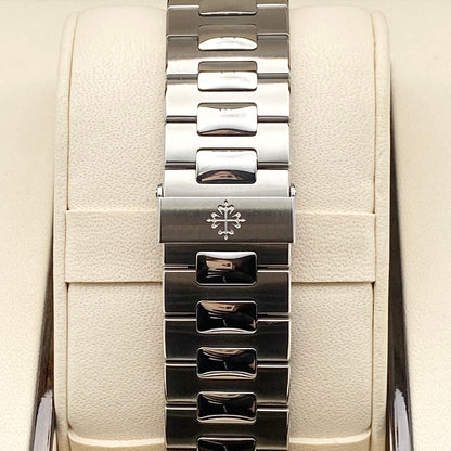 사전 소유의 Patek Philippe Nautilus 5711/1A-010 스테인리스 스틸 블루 40mm