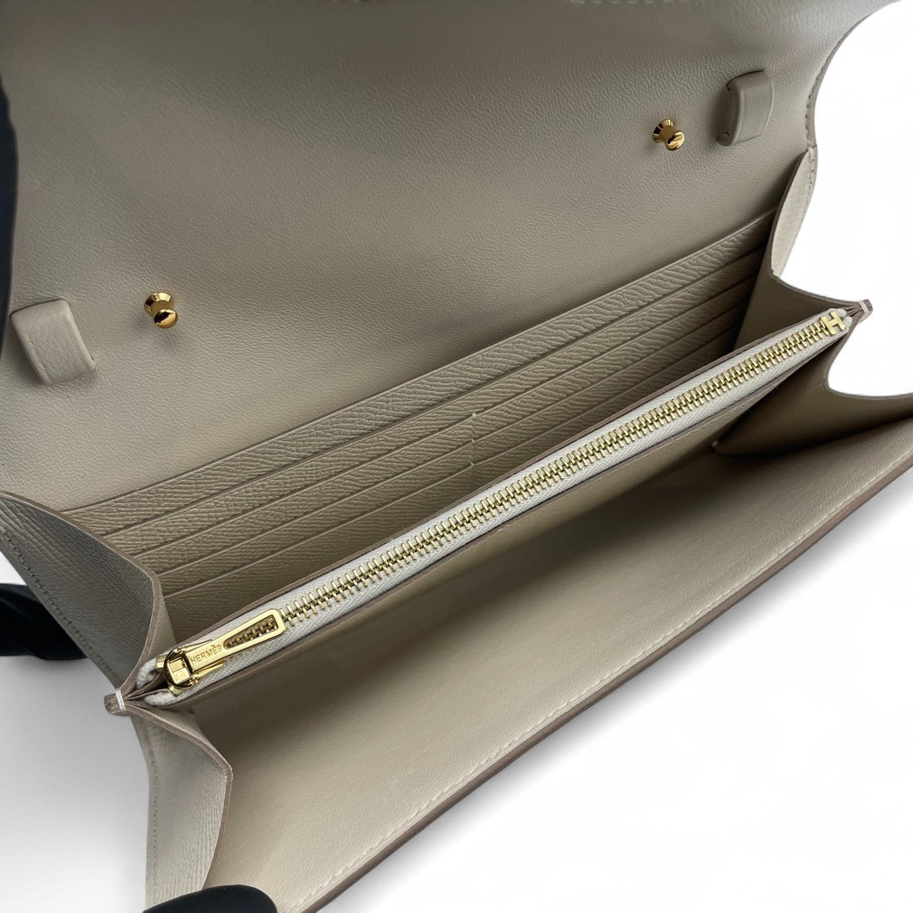 Pre-owned Hermes Constance Long to Go Nata Epson Gold hardware K stamp