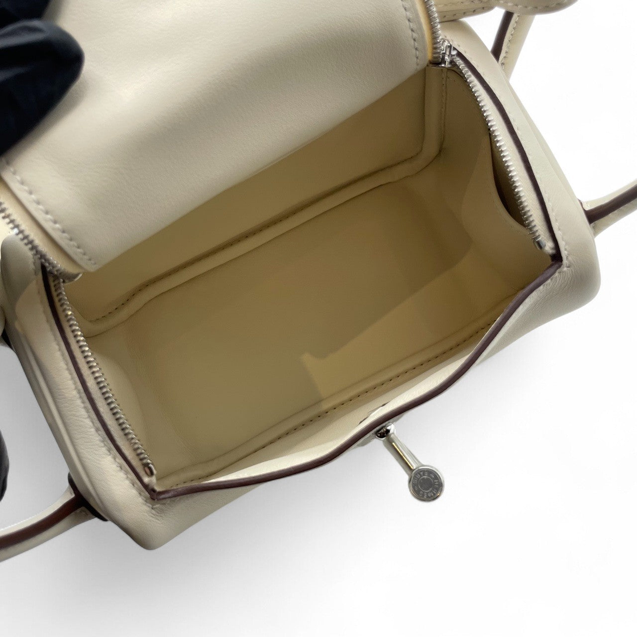 중고시계 에르메스 린디 미니 20 나타 스위프트 실버 하드웨어 K 스탬프