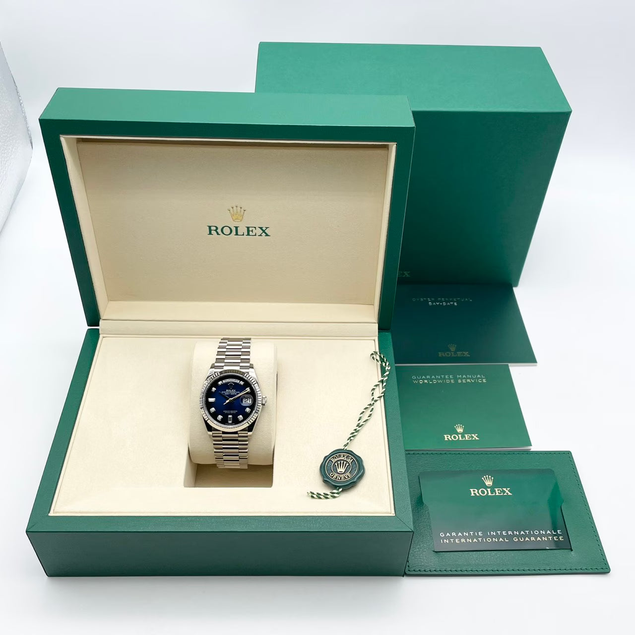 プレオウンド ロレックス デイデイト 128239 ブルーオンブレ 10Pダイヤ ホワイトゴールド 36mm