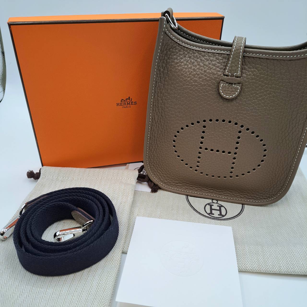 Pre-Owned Hermes Evelyn TPM Torillon Clemence Etoup Silver Metal Fittings U Engraved