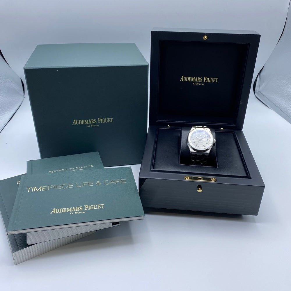 Pre-Owned Audemars Piguet Royal Oak 15450ST.OO.1256ST.01 Silver