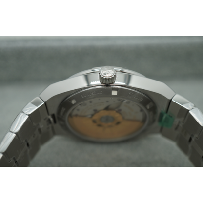 Pre-Owned Vacheron Constantin Overseas Automatic 4500V/110A-B483