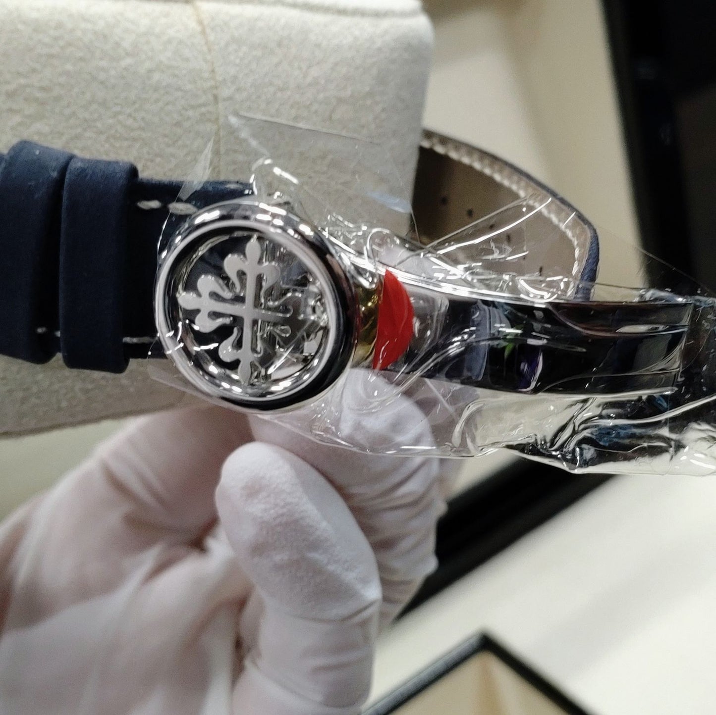 Pre-Owned Patek Philippe Complication World Time 5230P-001