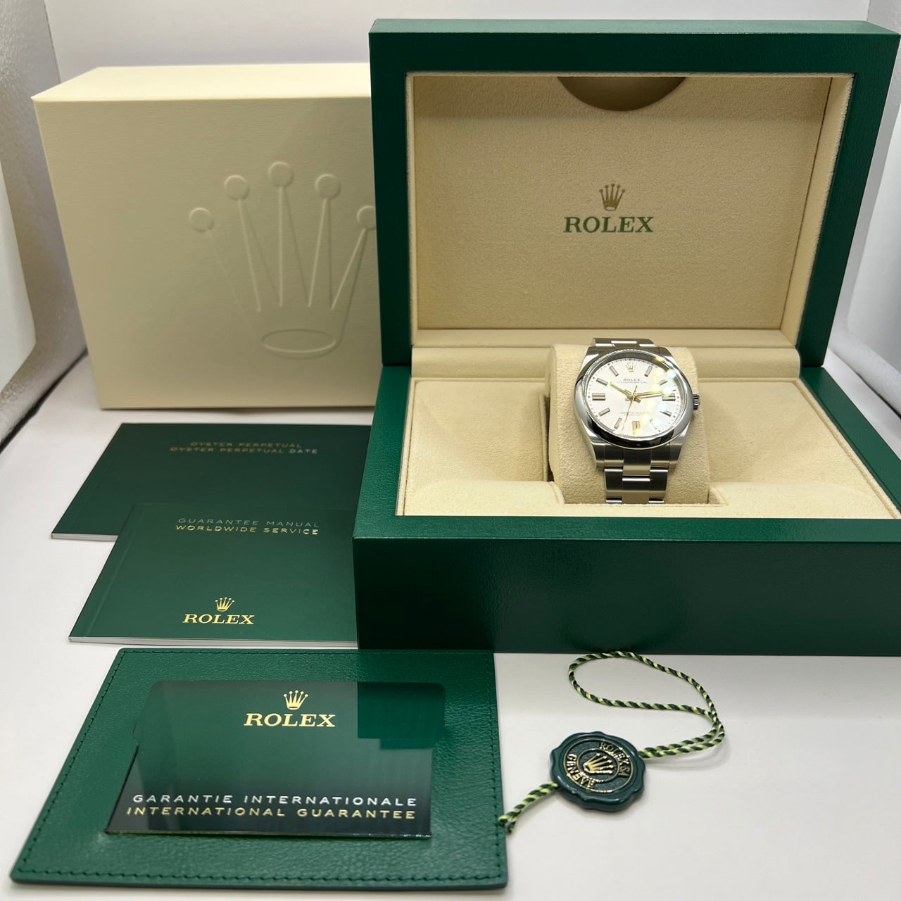 미리 소유 한 [Hurry-Dovey Santa Claus ♪; 롤렉스 굴 영구 124300 실버 41mm