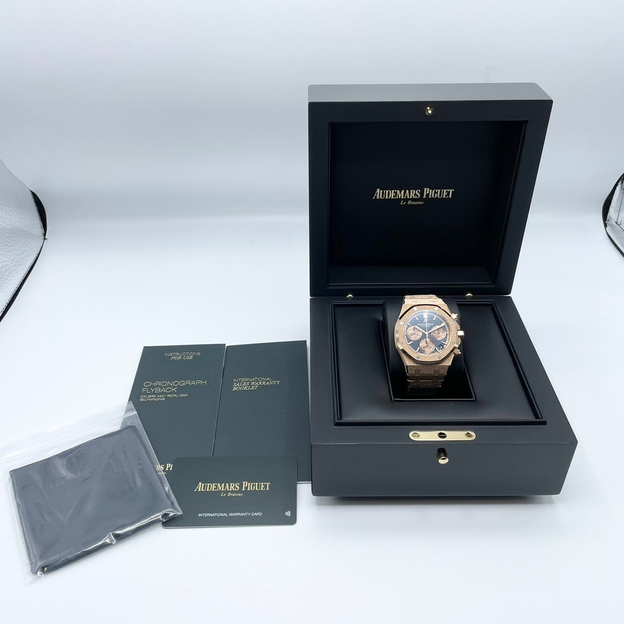 Pre-Owned Audemars Piguet Royal Oak 26239OR.GG.1224OR.01 Frosted Gold Blue Grand Tapestry 41mm