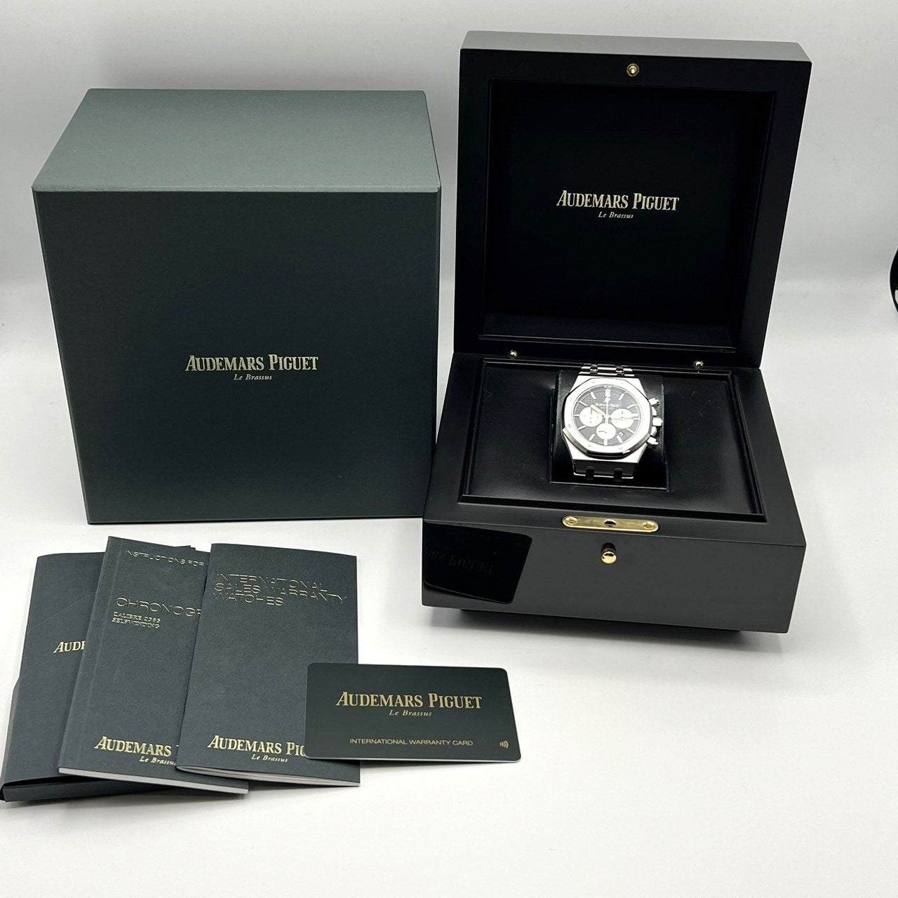 Pre-Owned Audemars Piguet Royal Oak 26331ST.OO.1220ST.02 Black Stainless Steel 41mm