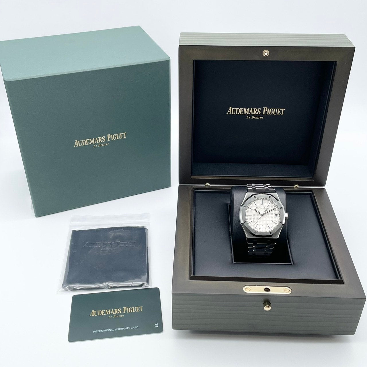 Pre-Owned Audemars Piguet Royal Oak 15510ST.OO.1320ST.08 Silver 41mm