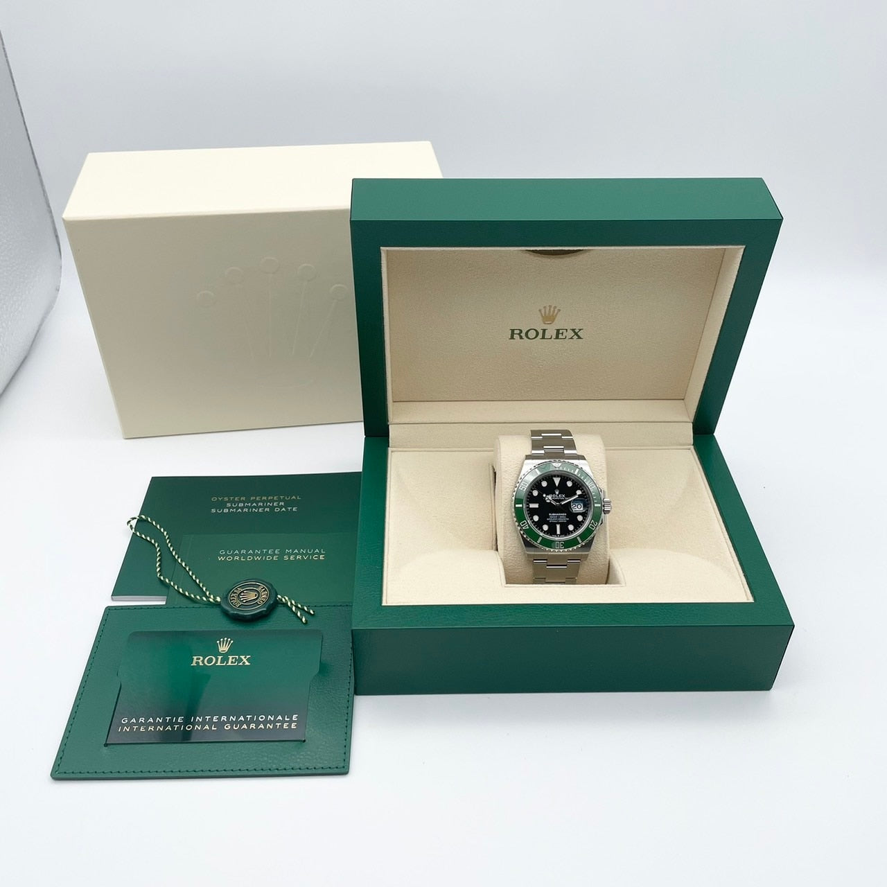 プレオウンド サブマリーナ デイト 126610LV オイスターブレスレット ブラック グリーン 41mm