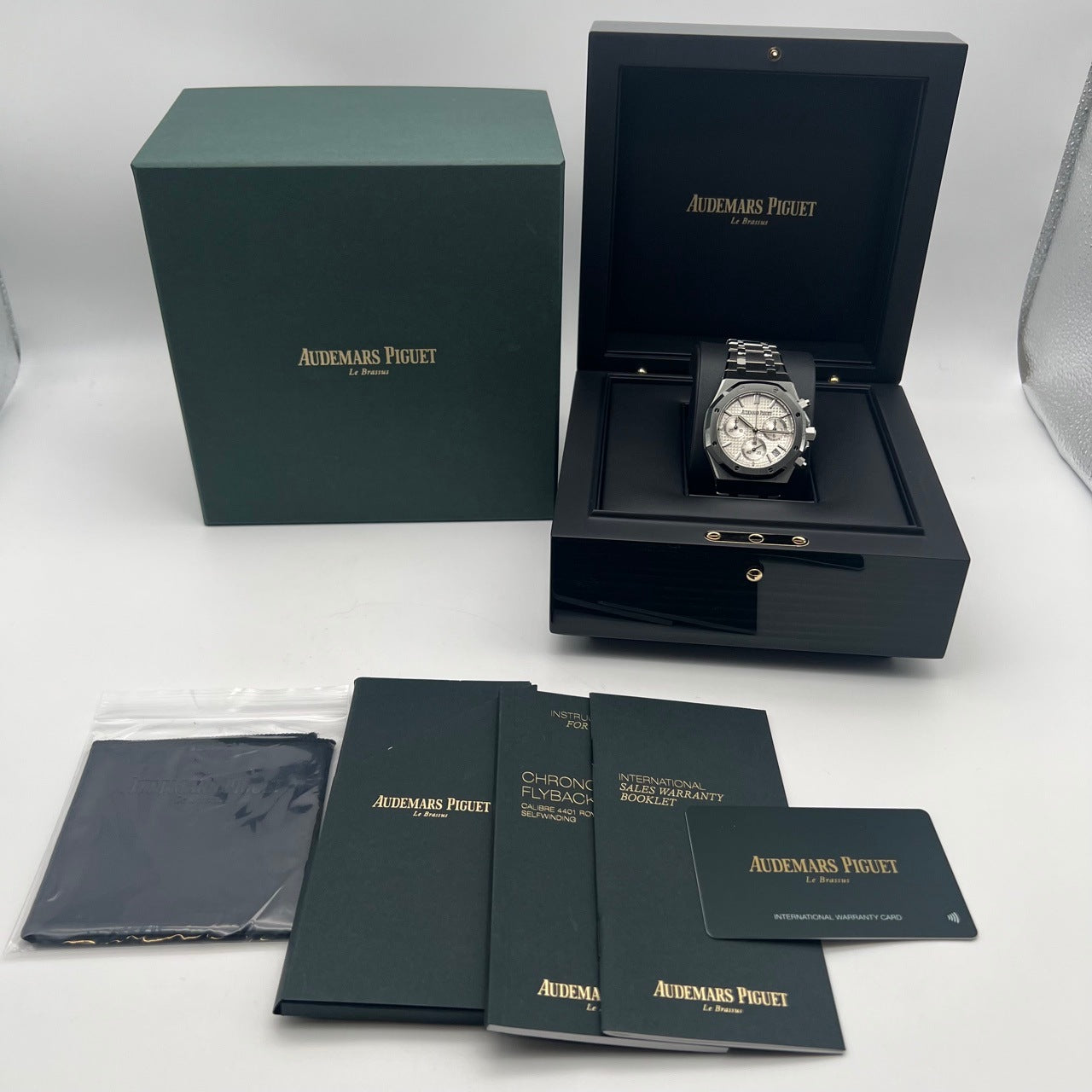 Pre-Owned Audemars Piguet Royal Oak 26240ST.OO.1320ST.03 Silver 41mm