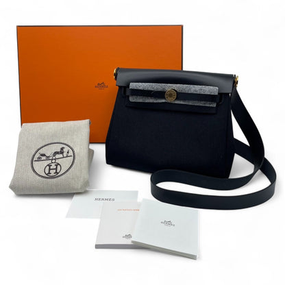 중고 에르메스 에일 백 지퍼 미니 20 느와르 투알 밀리터리/바쉬 헌터 골드 하드웨어 W 각인됨