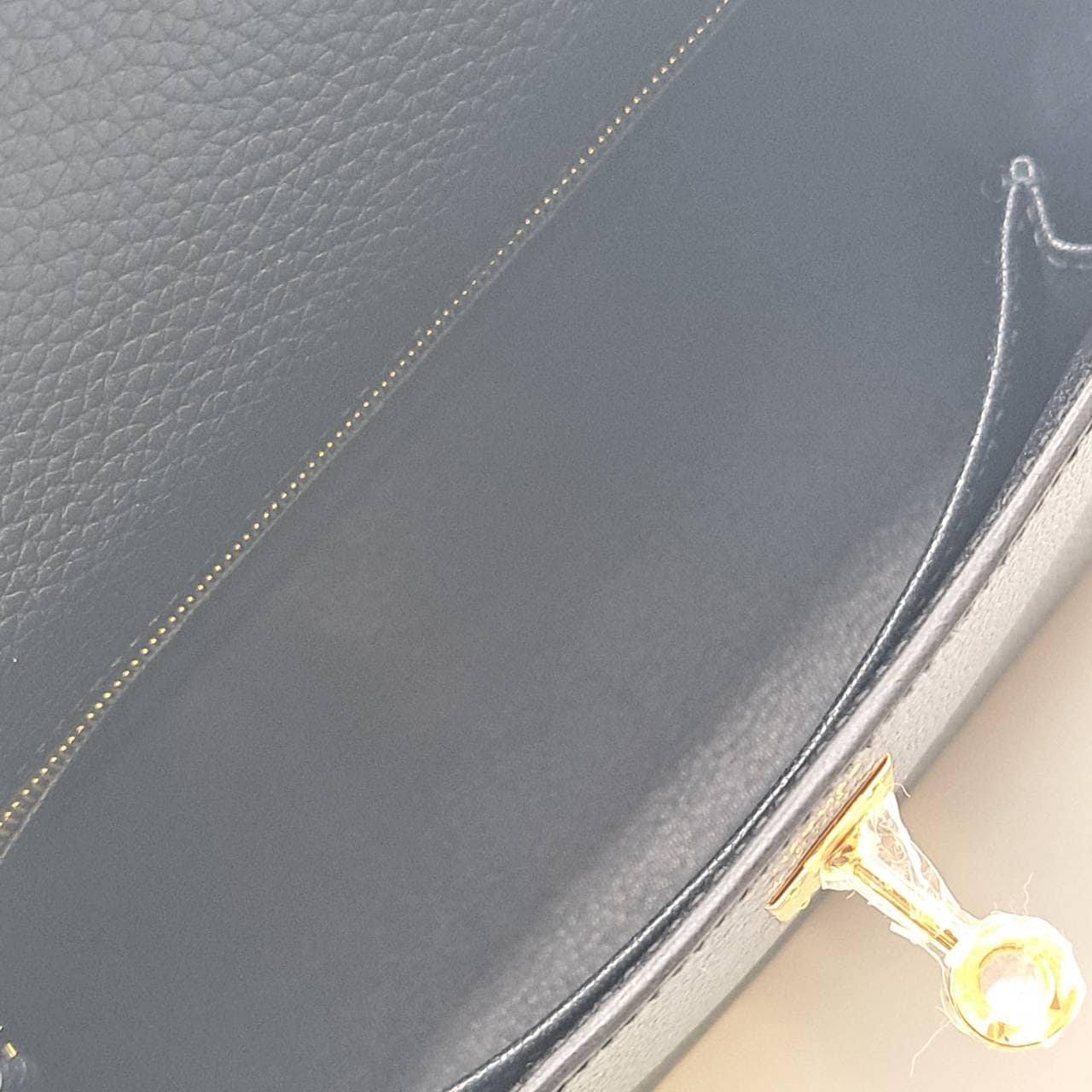 Pre-Owned Hermes Kelly 25 Black Togo Gold Hardware U Engraved