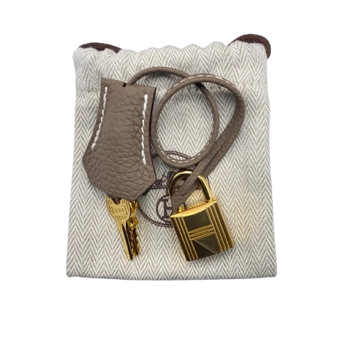 Hermes Birkin 30 Etoup Togo Gold Hardware B가 새겨 져 있습니다