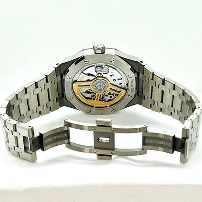 사전 소유의 Audemars Piguet Royal Oak White 15500st.oo.1220st.04