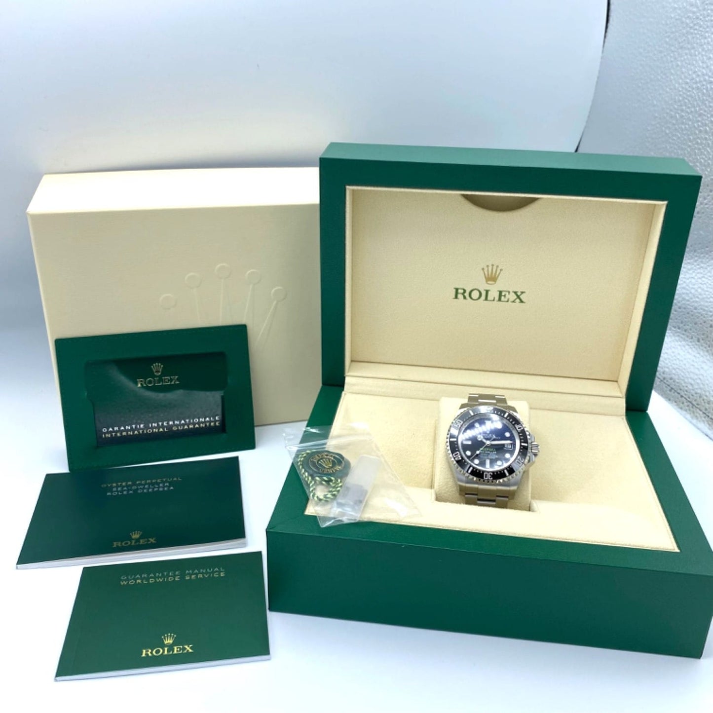 사전 소유 롤렉스 바다 거주자 136660 스테인레스 스틸 굴 팔찌 D 블루 44mm