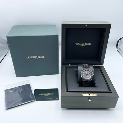 Pre-Owned Audemars Piguet Royal Oak 15550ST.OO.1356ST.07 Gray 37mm