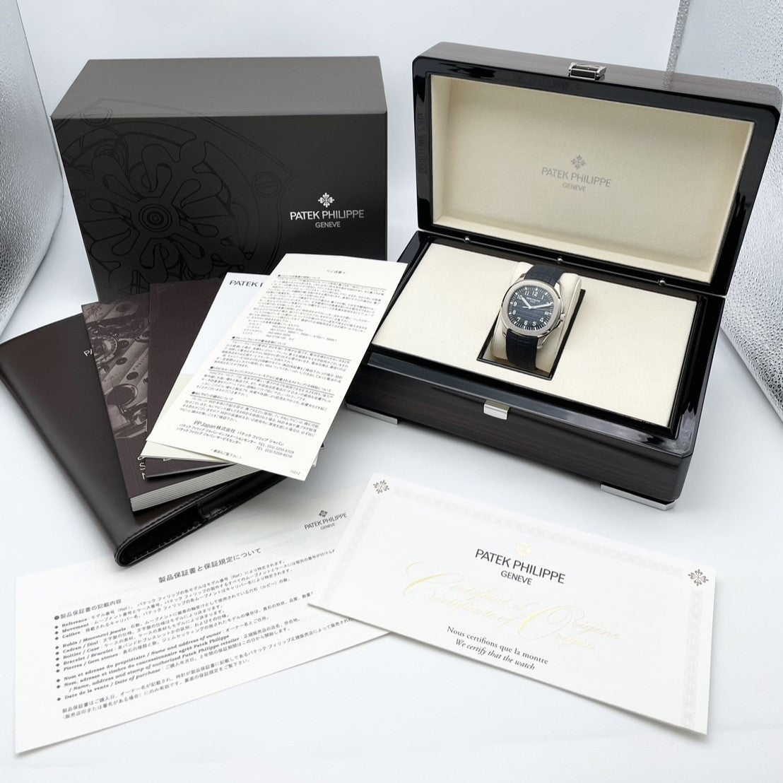 Pre-Owned Patek Philippe Aquanaut 5168G-001 Blue 42.2mm