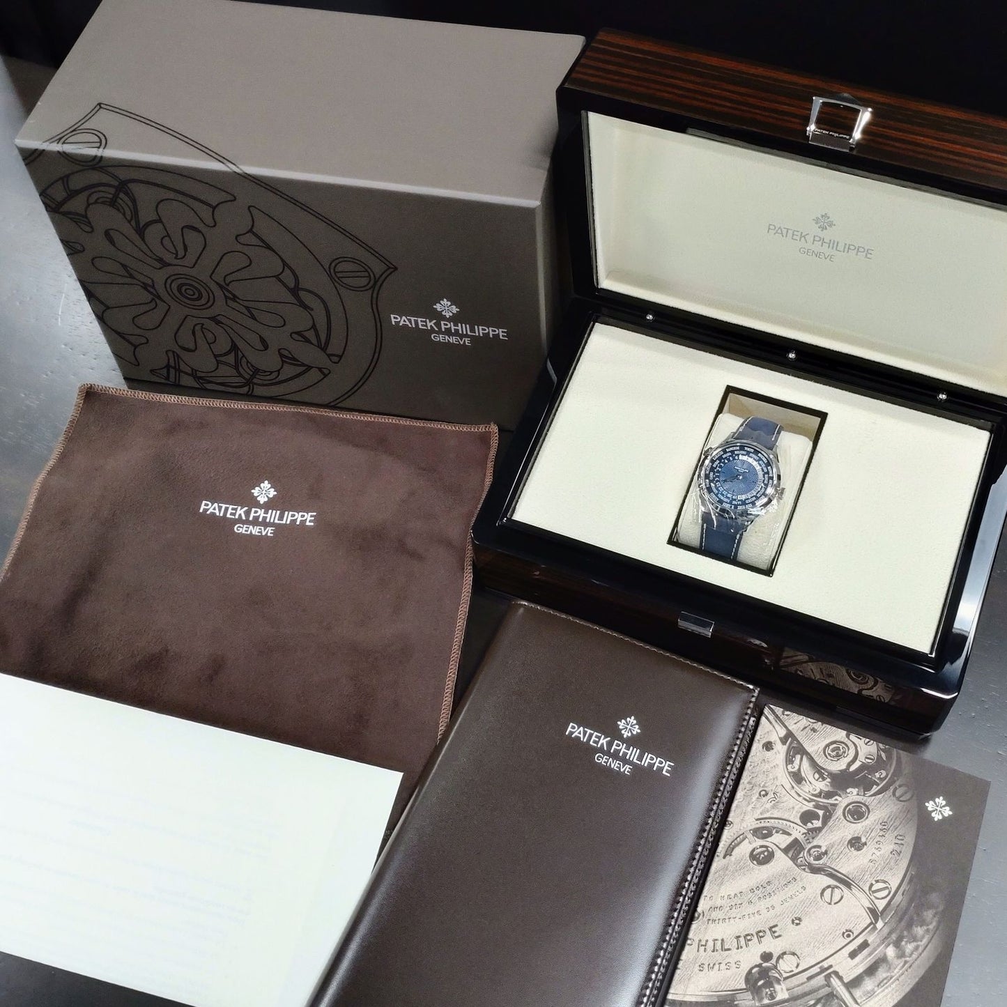 Pre-Owned Patek Philippe Complication World Time 5230P-001