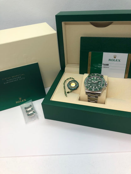 Pre-Owned Rolex Submariner Date Oyster Stainless Green 40?o 116610LV