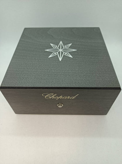 사전 소유 Chopard Alpine Eagle 298600-3001