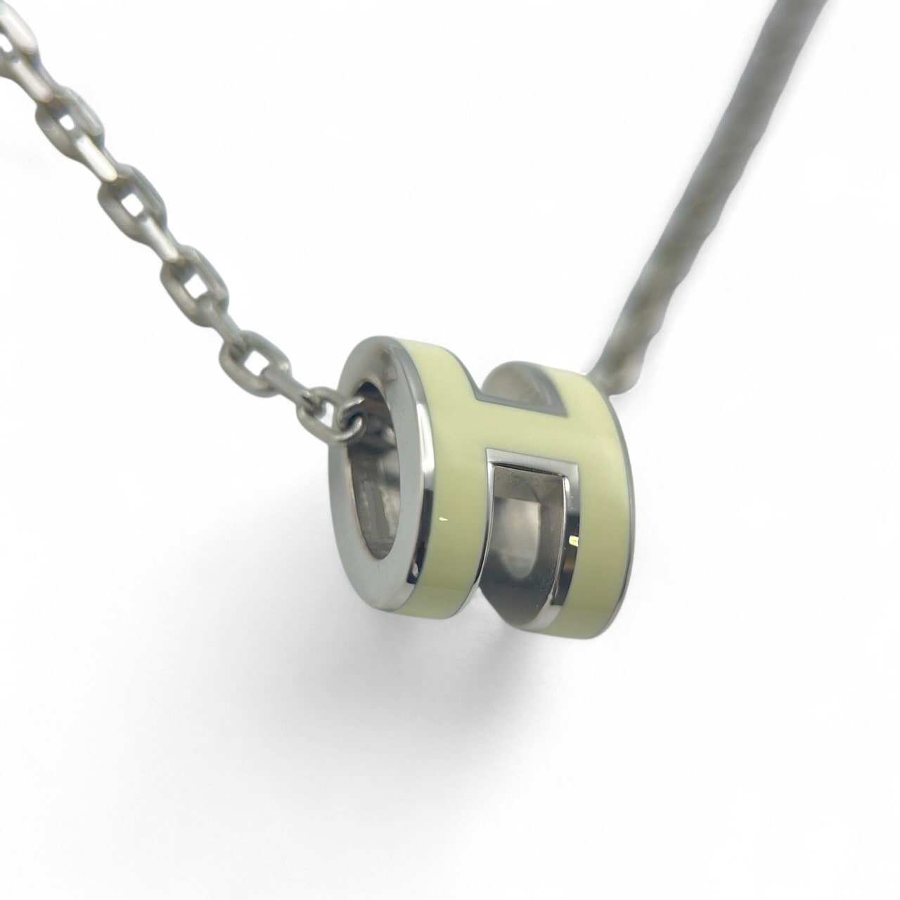 プレオウンドエルメス ポップH ミニ ネックレス アイボリー/メタル シルバー金具