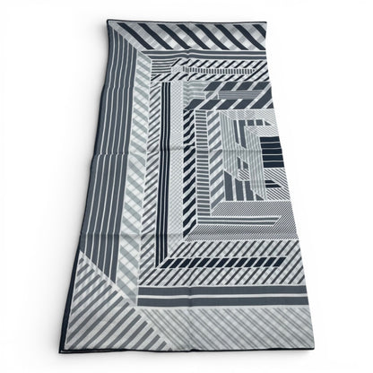 プレオウンドエルメス カレ 65 Hパーペチュアル ブラン/グレー/ノワール コットン/シルク