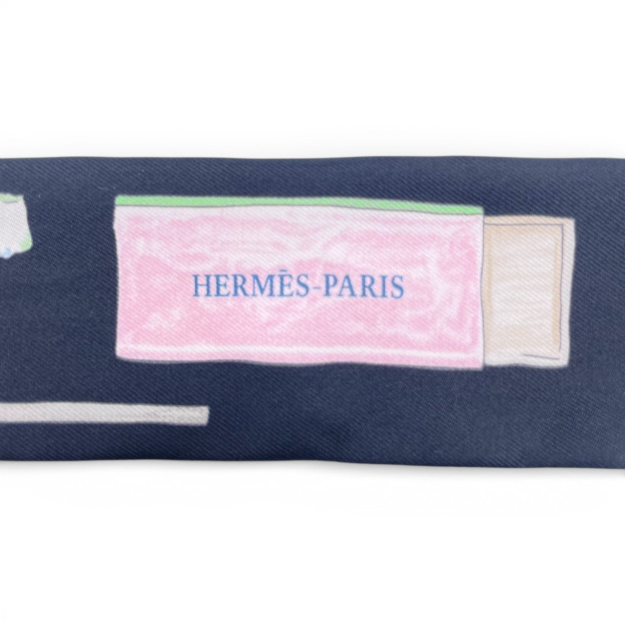 プレオウンドエルメス ツイリー イン・ザ・ポケット ノワール/ピンク/マルチカラー シルク100%