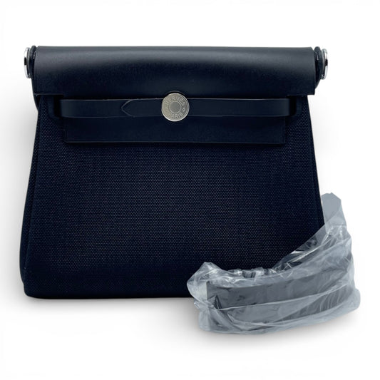 プレオウンドエルメス エールバッグ ジップ ミニ 20 ノワール トワルミリタリー/ヴァッシュハンター シルバー金具 K刻印