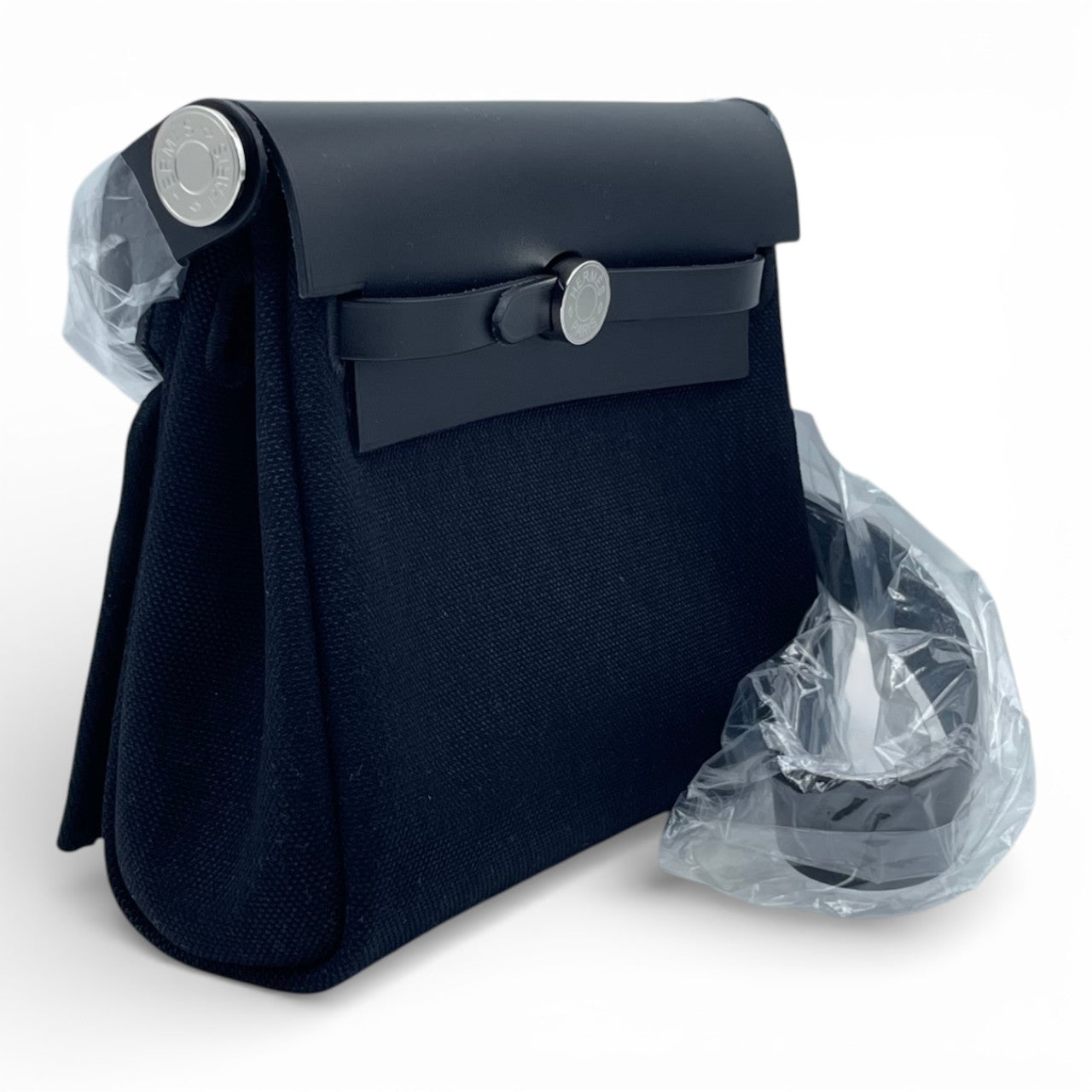 プレオウンドエルメス エールバッグ ジップ ミニ 20 ノワール トワルミリタリー/ヴァッシュハンター シルバー金具 K刻印