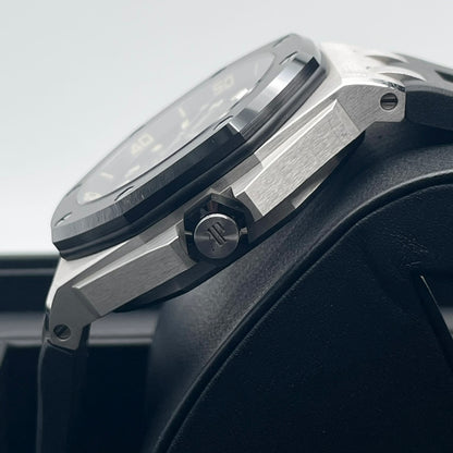 Pre-owned Audemars Piguet Royal Oak Offshore Diver 15720CN.OO.A002CA.01 42mm