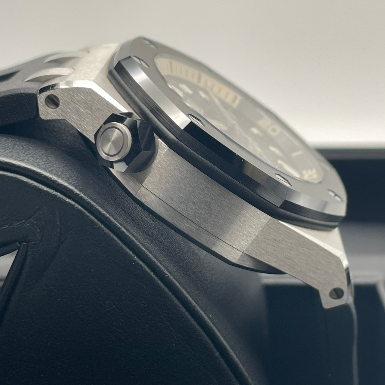 Pre-owned Audemars Piguet Royal Oak Offshore Diver 15720CN.OO.A002CA.01 42mm