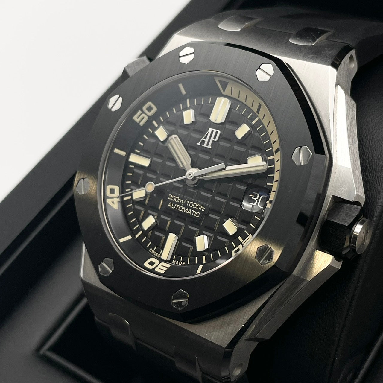 Pre-owned Audemars Piguet Royal Oak Offshore Diver 15720CN.OO.A002CA.01 42mm