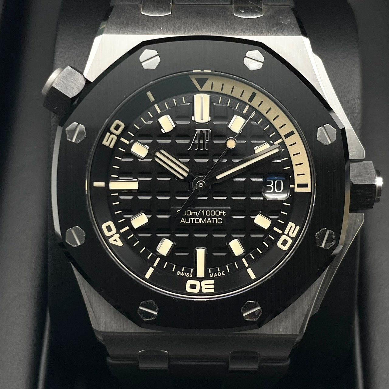 Pre-owned Audemars Piguet Royal Oak Offshore Diver 15720CN.OO.A002CA.01 42mm
