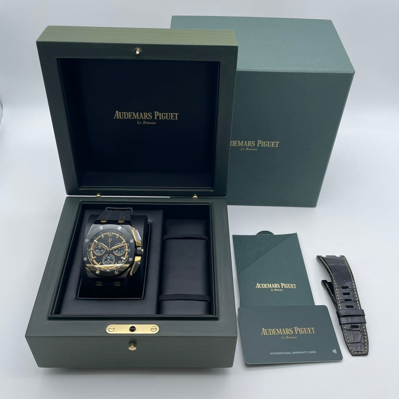 前欧德玛皮格皇家橡树离岸26420ce . oo . a127cr .01黑色黑色陶瓷43mm