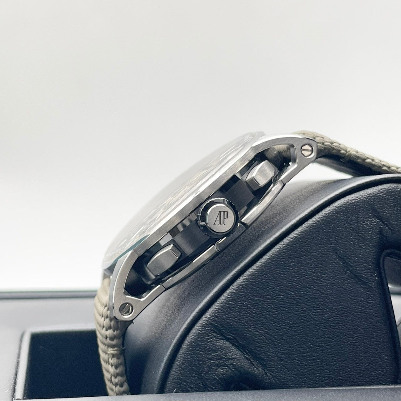 preound odemapige CODE 11.59通过odemapige 26393QT.OO.A064KB.01烟熏米色41mm