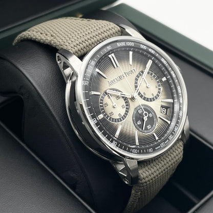 preound odemapige CODE 11.59通过odemapige 26393QT.OO.A064KB.01烟熏米色41mm