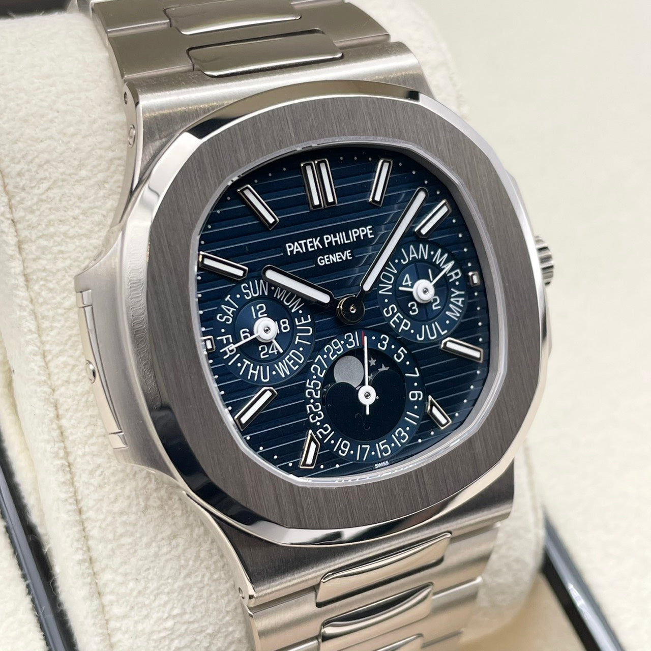 百达翡丽鹦鹉螺母万年历5740/1G-001蓝色40mm