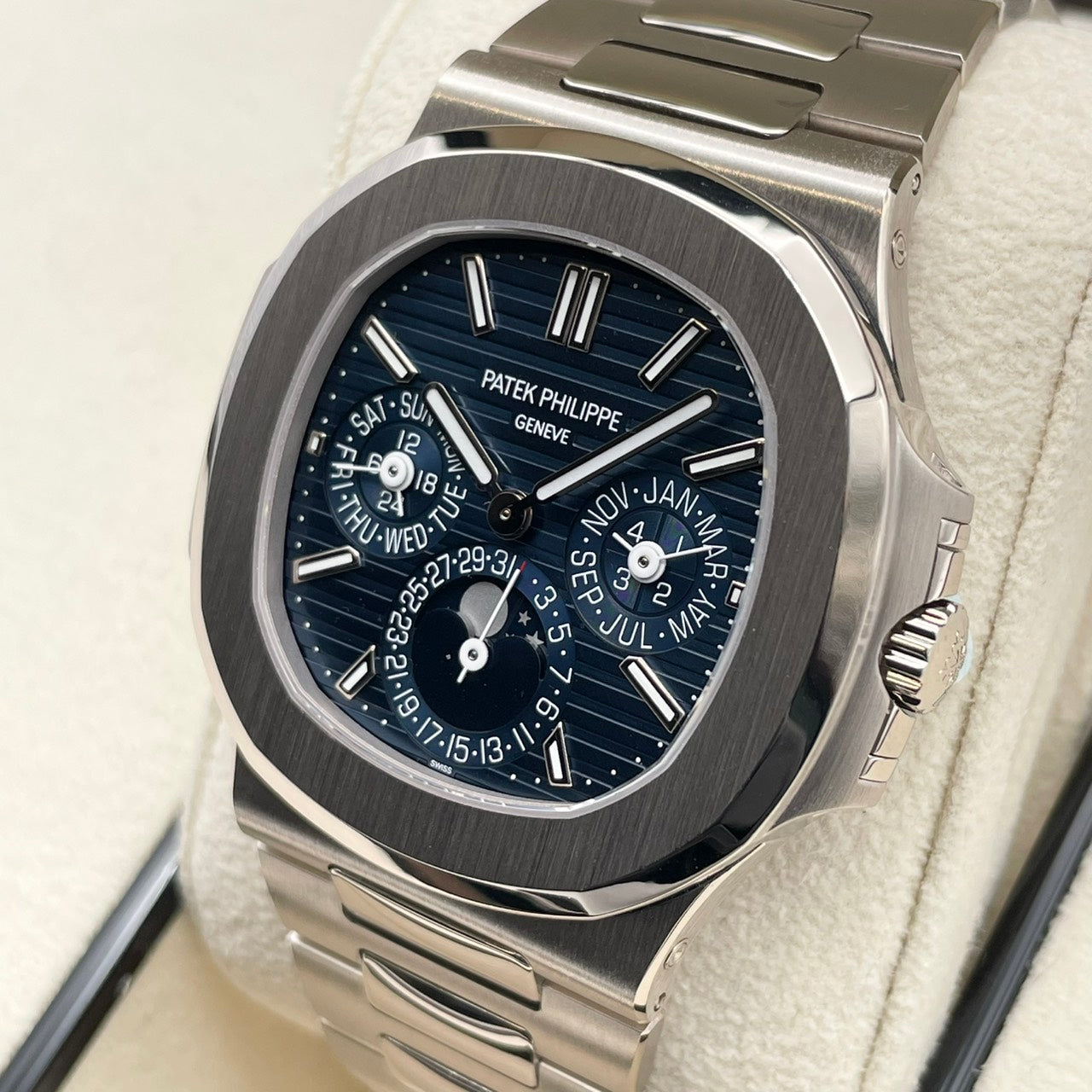 百达翡丽鹦鹉螺母万年历5740/1G-001蓝色40mm