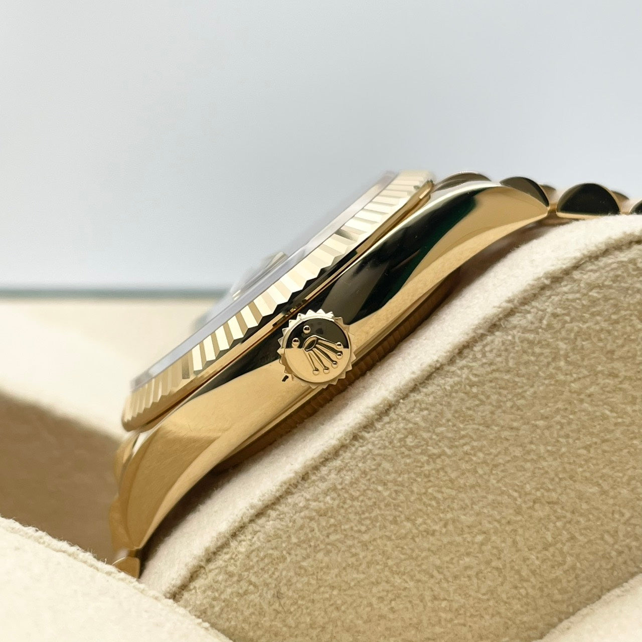 Pre-owned Rolex Day-Date 128238 Bright Green 10P Diamond President Bracelet 36mm