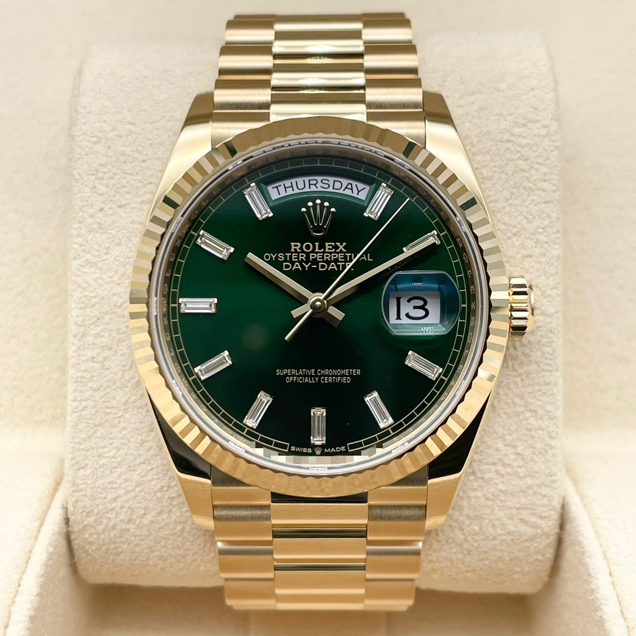 Pre-owned Rolex Day-Date 128238 Bright Green 10P Diamond President Bracelet 36mm
