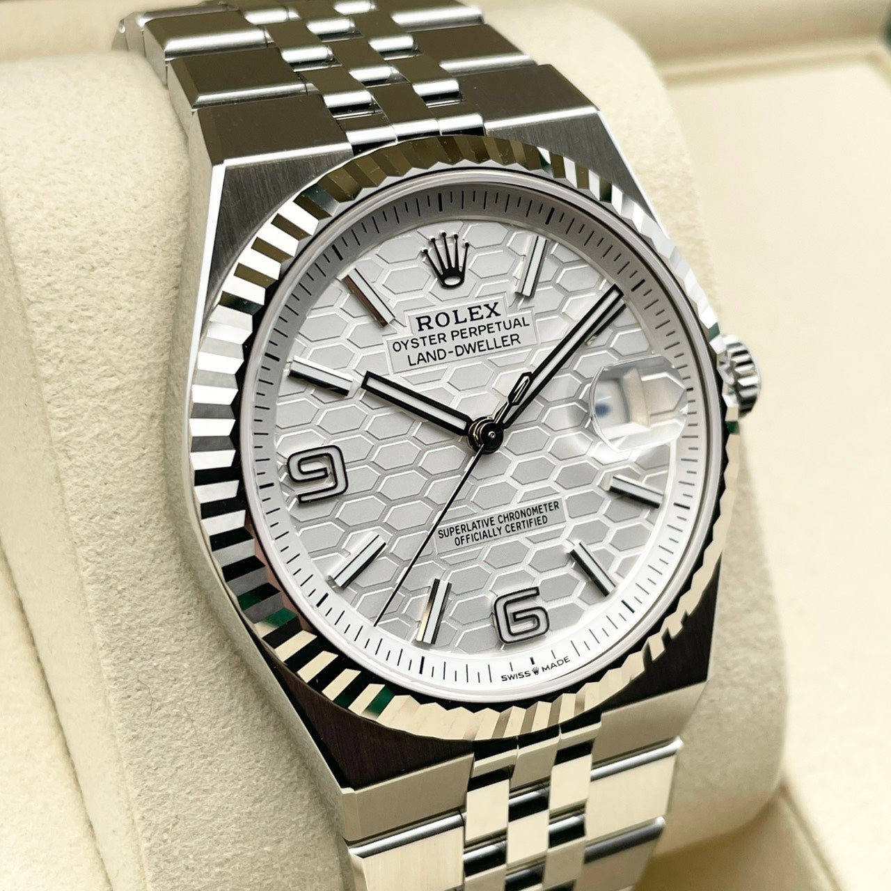 Pre-owned Rolex Land-Dweller 127334 Intense White Honeycomb Motif 40mm