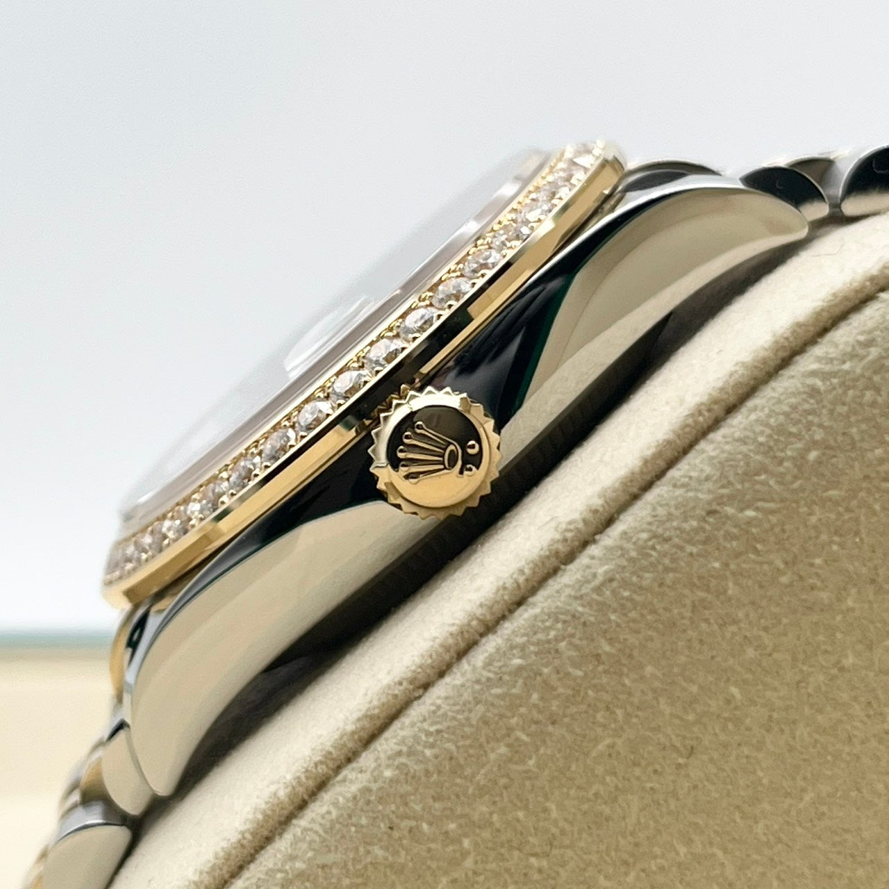 プレオウンド  ロレックス デイトジャスト 278383RBR ホワイトシェル ジュビリーブレス 31mm