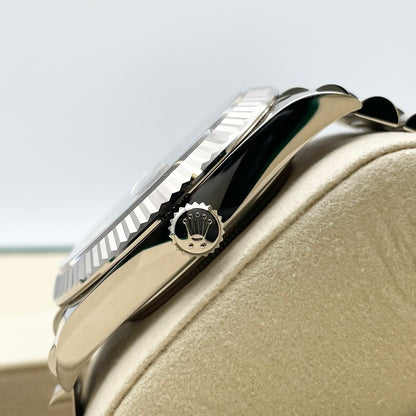 プレオウンド ロレックス デイデイト 228239 オリーブグリーン ホワイトゴールド 40mm