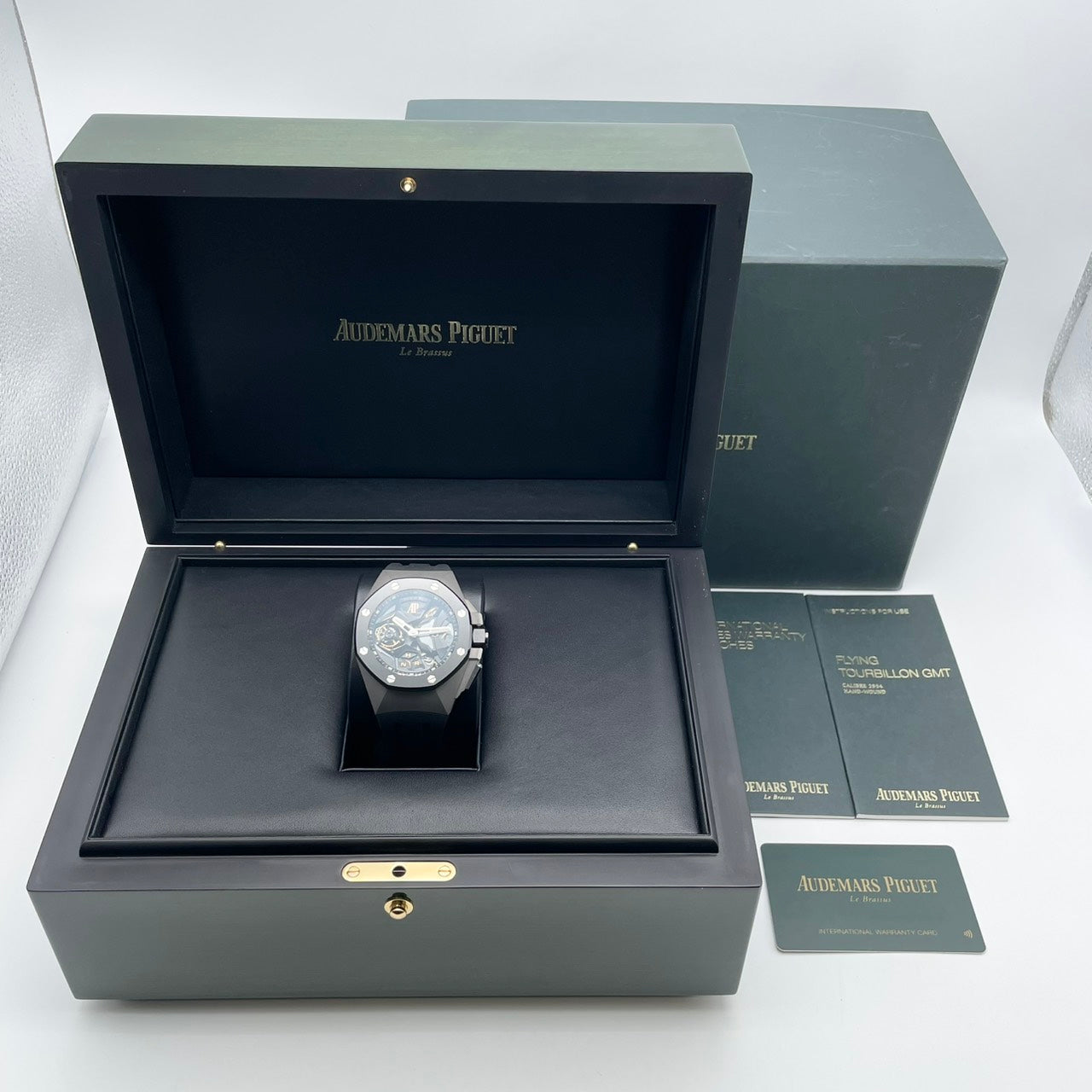 プレオウンド オーデマピゲ ロイヤルオーク コンセプト トゥールビヨン GMT 26589IO.OO.D002CA.01 チタン 44mm