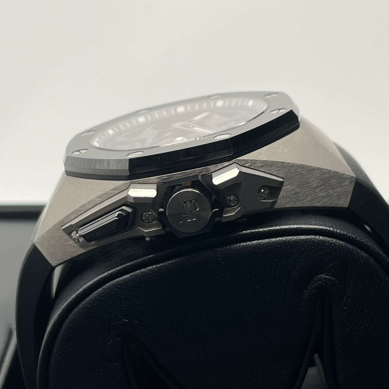 プレオウンド オーデマピゲ ロイヤルオーク コンセプト トゥールビヨン GMT 26589IO.OO.D002CA.01 チタン 44mm